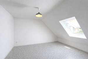 Zum Verkauf: bezugsfreie 2 Zimmer-Dachgeschoss-Wohnung in begehrter Lage von Freiburg – 79098 Altstadt-Ring, Freiburg im Breisgau – Vorschaubild 4