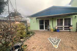 Modernisiertes Einfamilienhaus mit großem Garten und 4 Stellplätzen in ruhiger Lage – Die vollständige Adresse der Immobilie erhältst du vom Anbieter., 63683 Ortenberg – Vorschaubild 1