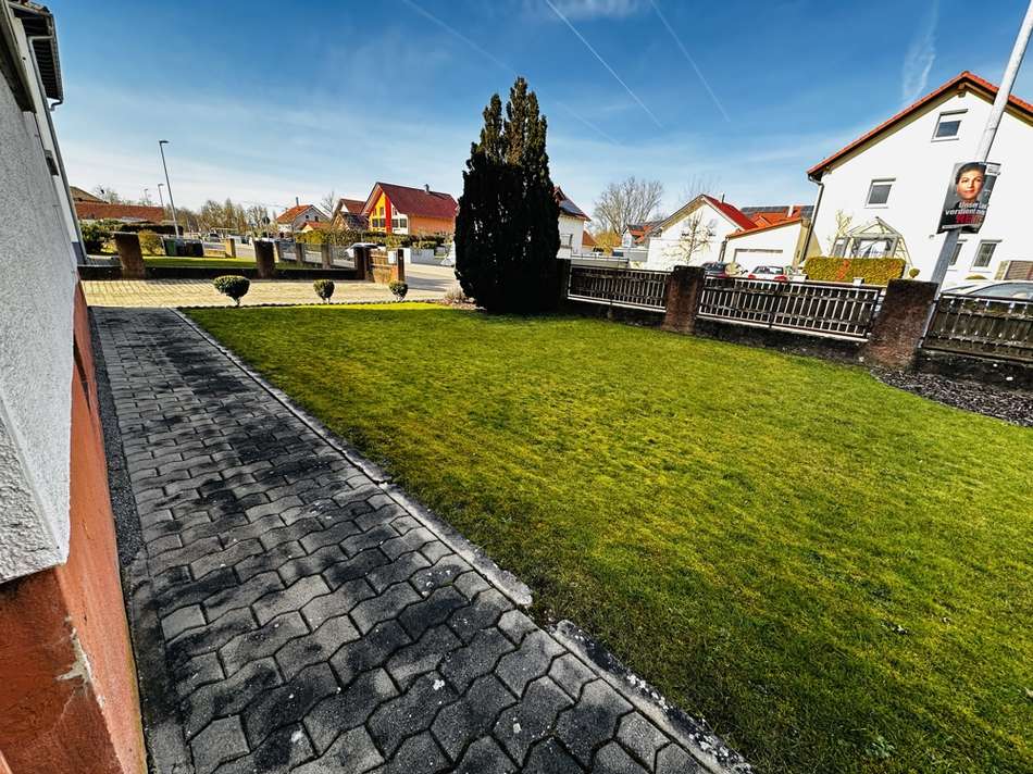 Blick in den Vorgarten