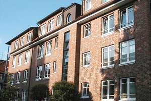 Moderne, ruhig gelegene 2,5- Zi.-Whg. in gepflegtem Mehrfamilienhaus!