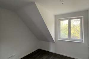 Modernes Wohnhaus mit 2 Einheiten, Garten & Stellplätzen – ruhig in Hamburg-Langenhorn – Wrangelkoppel 23, 22415 Langenhorn, Hamburg – Vorschaubild 4