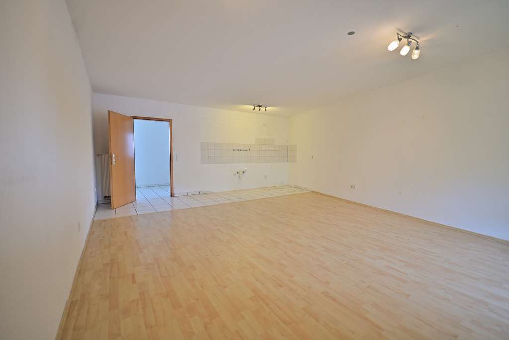 Immobilie in Rednitzhembach - 1 Zimmer Wohnung, Balkon, geräumigen Bad und Stellplatz - Bild 4