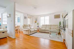 Moderne Wohnung in tadellosem MFH - Lichtdurchflutete 4 Zi-Whg mit Balkon, Stellplatz und Gäste-WC – Die vollständige Adresse der Immobilie erhältst du vom Anbieter., 12355 Rudow, Berlin – Vorschaubild 2