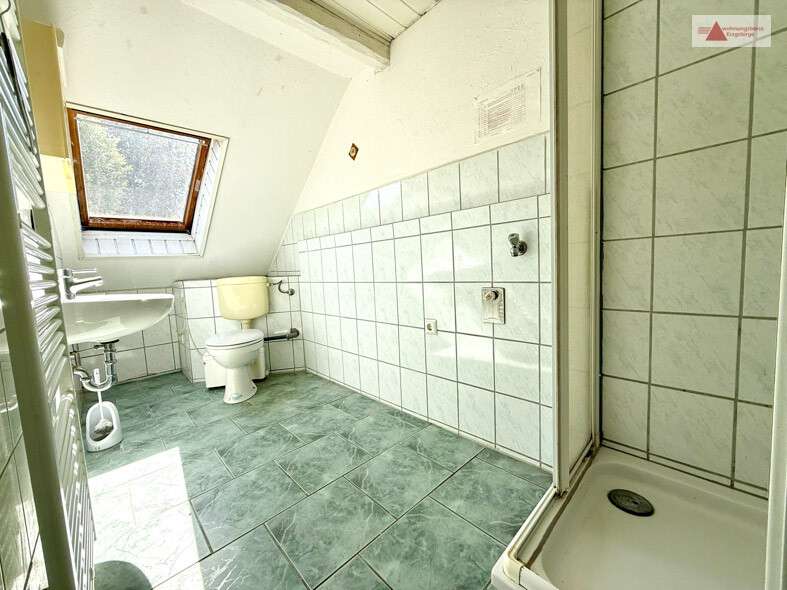 Immobilie in Zschopau - Reihenhaus / Mehrgenerationenhaus / Mehrfamilienhaus in Zschopau: 210 m², Balkon, Garten, zum Ausbau - Bild 4