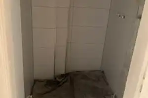 Neu renovierte 3 Zimmer Wohnung mit Balkon und Echtholzboden – Helenenhof 4, 90419 Nürnberg – Vorschaubild 2