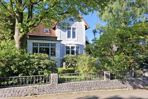 Charmante Jugendstilvilla mit Charakter und Gartenidylle in exklusiver Wohnlage Hamburg-Rahlstedts – Die vollständige Adresse der Immobilie erhältst du vom Anbieter., 22143 Rahlstedt, Hamburg – Vorschaubild 2