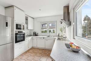 Einfamilienhaus-Traum auf vier Ebenen mit PV-Anlage und Garage im Gurkenland von Düsseldorf-Eller – 40229 Eller, Düsseldorf – Vorschaubild 14
