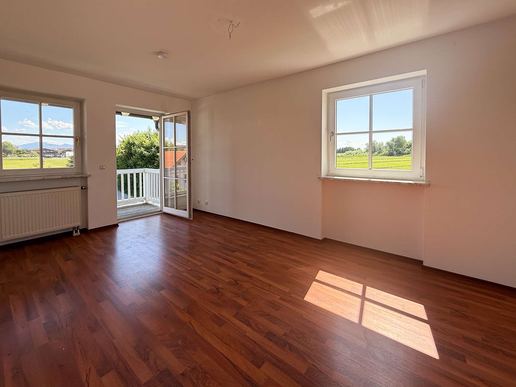 Immobilie in Höslwang - Sonnenverwöhntes Zuhause mit Berg- & Weitblick in idyllischer, ruhiger Umgebung - Bild 2