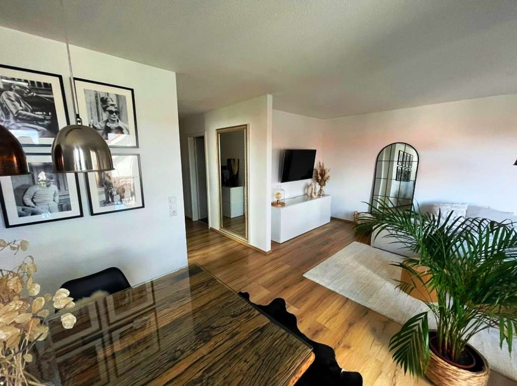 Immobilie in Neuenstadt am Kocher - GLOBAL INVEST SINSHEIM | Fast neuwertige 2,5-ZKBB-Eigentumswohnung in Neuenstadt mit tollem Fernblic - Bild 4