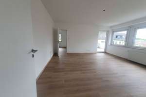 Sanierte 2-Zimmer-Wohnung mit Balkon und viel Platz zur freien Entfaltung – Fürstenbergplatz 4, 51379 Opladen, Leverkusen – Vorschaubild 2
