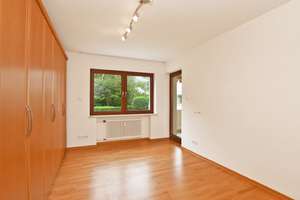 AIGNER - Großzügige 3-Zimmer-Wohnung im Hochparterre in Solln! – Die vollständige Adresse der Immobilie erhältst du vom Anbieter., 81477 Solln, München – Vorschaubild 4