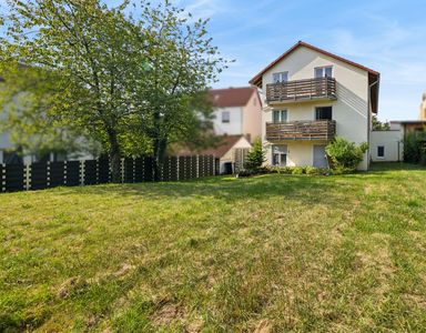 Gepflegte Erdgeschosswohnung mit Terrasse und Stellplatz