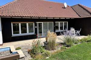 Traumhaft schönes Wohnen mit der Natur als Nachbarn... gepflegter Walmdachbungalow mit Garage auf 1 – Die vollständige Adresse der Immobilie erhältst du vom Anbieter., 96106 Ebern – Vorschaubild 3