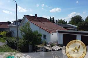 Doppelhaushälfte – kernsaniert mit großem Garten und ca. 107m² Wohnfläche in Mockau