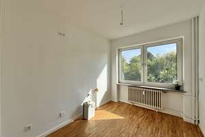 Großzügige + helle 3-Zimmer-Wohnung mit Balkon in guter Lage – Die vollständige Adresse der Immobilie erhältst du vom Anbieter., 30559 Anderten, Hannover – Vorschaubild 3