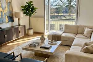 Frisch renovierte 2-Zimmer-Wohnung mit Balkon – Hell, modern und bezugsfrei.