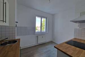 Ihr neues Zuhause: Helle 3-Zimmer-Wohnung mit Balkon und Einbauküche – Tauchaer Straße 97 - 2. OG links , 4349 Thekla, Leipzig – Vorschaubild 2