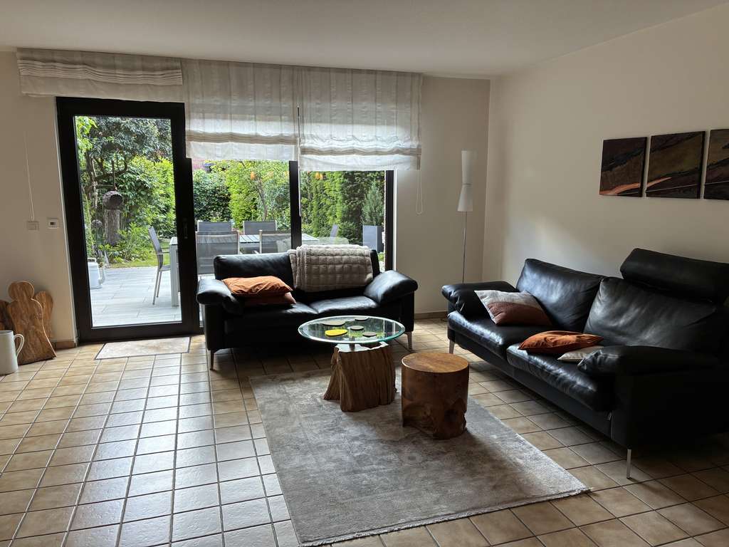Großzügiges Reihenhaus mit schönem Garten, vielen Zimmern und ideal für Familien!