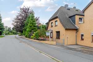 Sehen, ohne gesehen zu werden:
Großzügig Wohnen im Zweifamilienhaus mit Blick übers Lindauer Noor – Schleswig-Flensburg (Kreis) – Vorschaubild 4