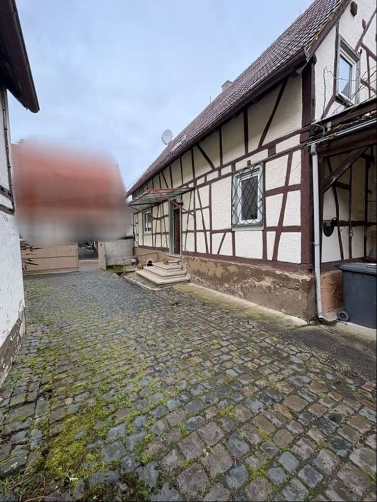 Immobilie in Billigheim-Ingenheim - Charmantes Fachwerkhaus mit großer Scheune und Innenhof - Bild 2