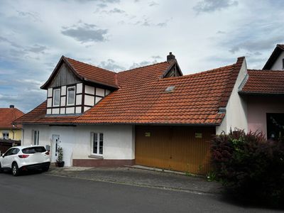 VOLLVERMIETETES ZWEIFAMILIENHAUS MIT OPTION ZUM AUSBAUEN