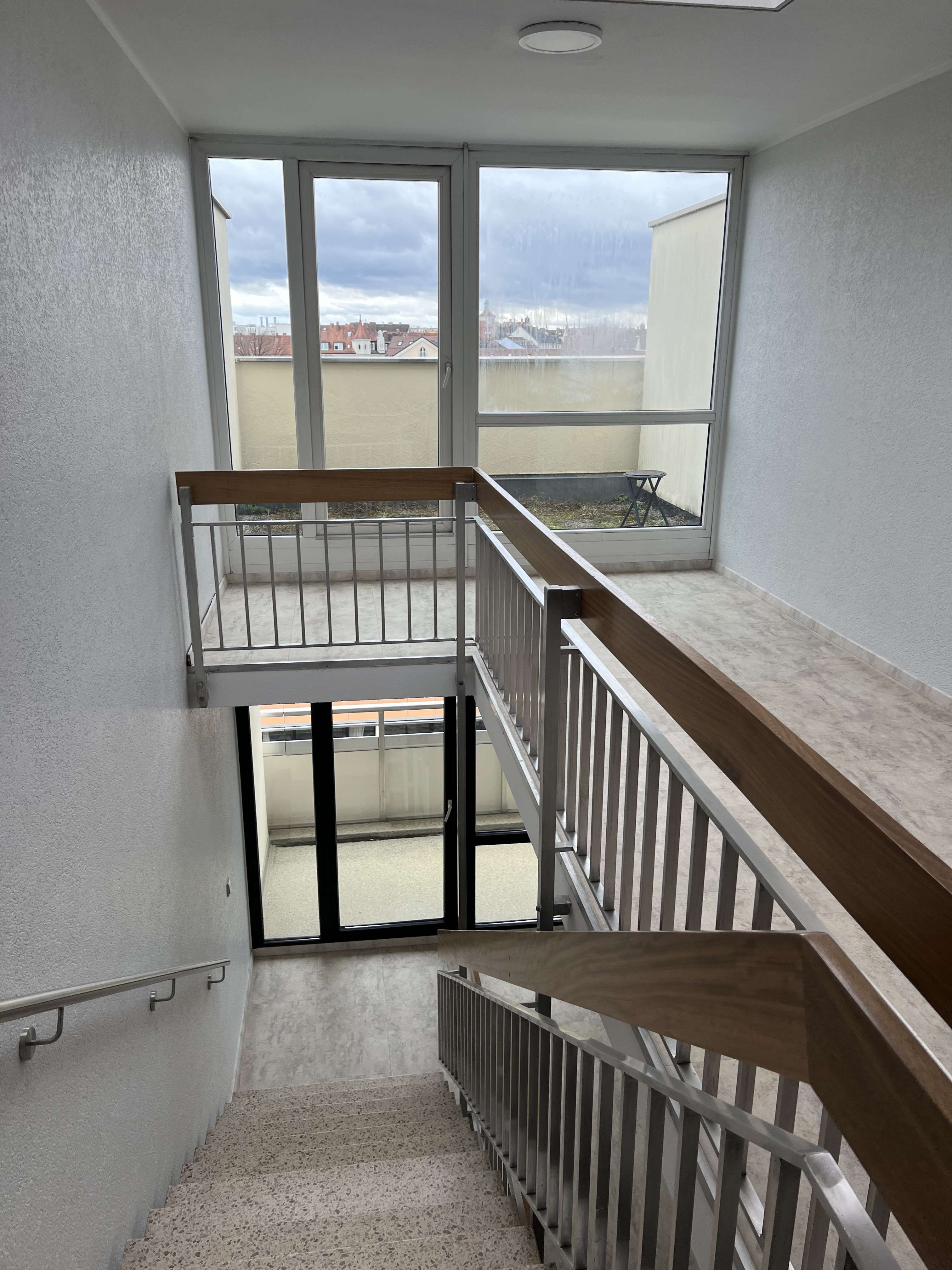 „Klein mit feiner Aussicht“: Helles 1-Zimmer Apartment mitten in Haidhausen!, München – Bild 3