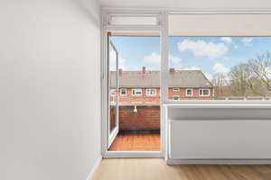 2-Zimmer-Wohnung, Balkon, Bad mit Fenster und Tiefgaragenstellplatz in Hamburg-Barmbek – Geierstraße 22, 22305 Barmbek-Nord, Hamburg – Vorschaubild 5
