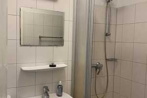 Kleines Zimmer 11,47 m² innerhalb einer 5er-WG // 2. OG, Zimmer 1004 – Kleiststr. 37, 38440 Wolfsburg – Vorschaubild 4