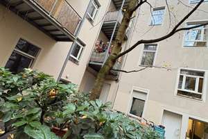 Bezugsfreie 1-Zimmer Altbauwohnung mit Balkon in Friedrichshain – Die vollständige Adresse der Immobilie erhältst du vom Anbieter., 10247 Friedrichshain, Berlin – Vorschaubild 8