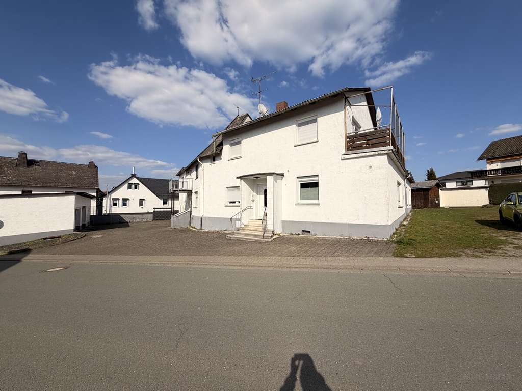 Immobilie in Leun - Ertragreiches Mehrfamilienhaus mit vier Wohneinheiten in ruhiger Lage - Bild 1