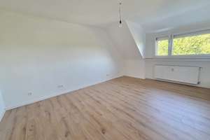 Umfassend sanierte 4-Zimmer-DG-Wohnung mit schönem Blick ins Grüne – Erstbezug nach Sanierung – Hinter dem Anger 5a, 42855 Wüstenhagen, Remscheid – Vorschaubild 2