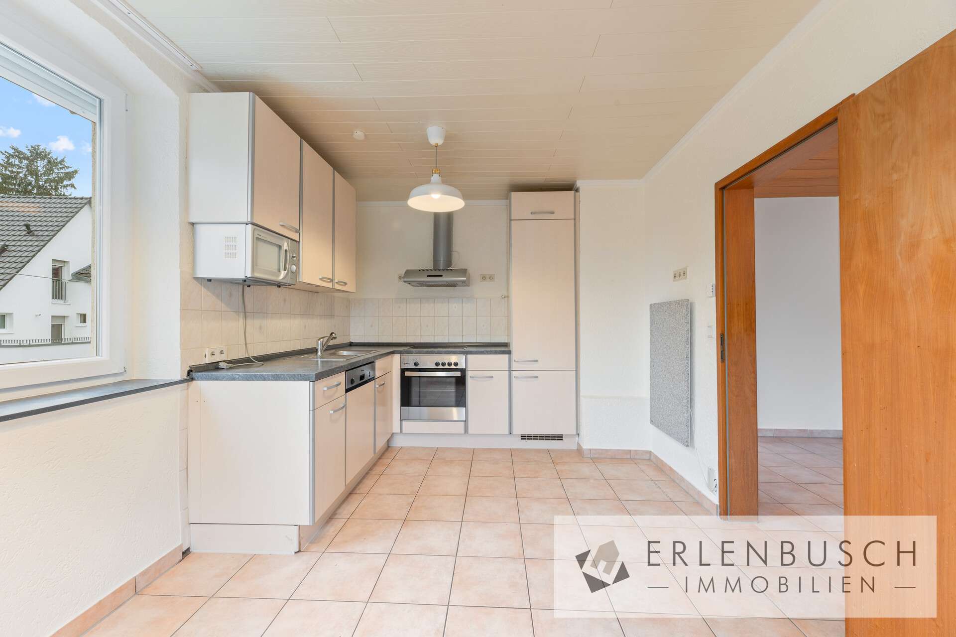 Immobilie in Remshalden - Vielseitig nutzbare 3-Zimmer-Wohnung mit Balkon und Einzelgarage - Bild 2