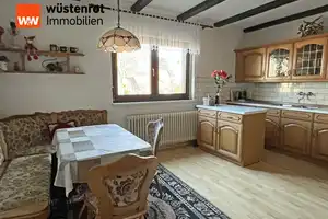 IDYLLE IN DER STADT: HAUS MIT EINBAUKÜCHE + VOLLKELLER + NEBENGEBÄUDE + GROSSEM GRUNDSTÜCK – Mecklenburg-Strelitz (Kreis) – Vorschaubild 15