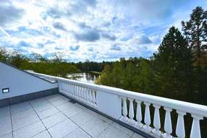 Hochwertige Whg. mit Dachterrasse & Blick über den See!!