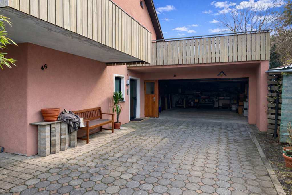 Immobilie in Sinsheim - Tolles freistehendes Haus mit Einliegerwohnung und Doppelgarage in SNH-Hasselbach - Bild 2