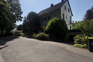 Charmantes 2-Familienhaus auf großzügigem Sonnengrundstück in bevorzugter Lage von Remscheid-Lennep