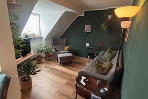 Stilvolle, in 2018 kernsanierte DG-Wohnung mit offener Küche, Balkon +  2 Bädern in attraktiver Lage – 45147 Holsterhausen, Essen – Vorschaubild 6