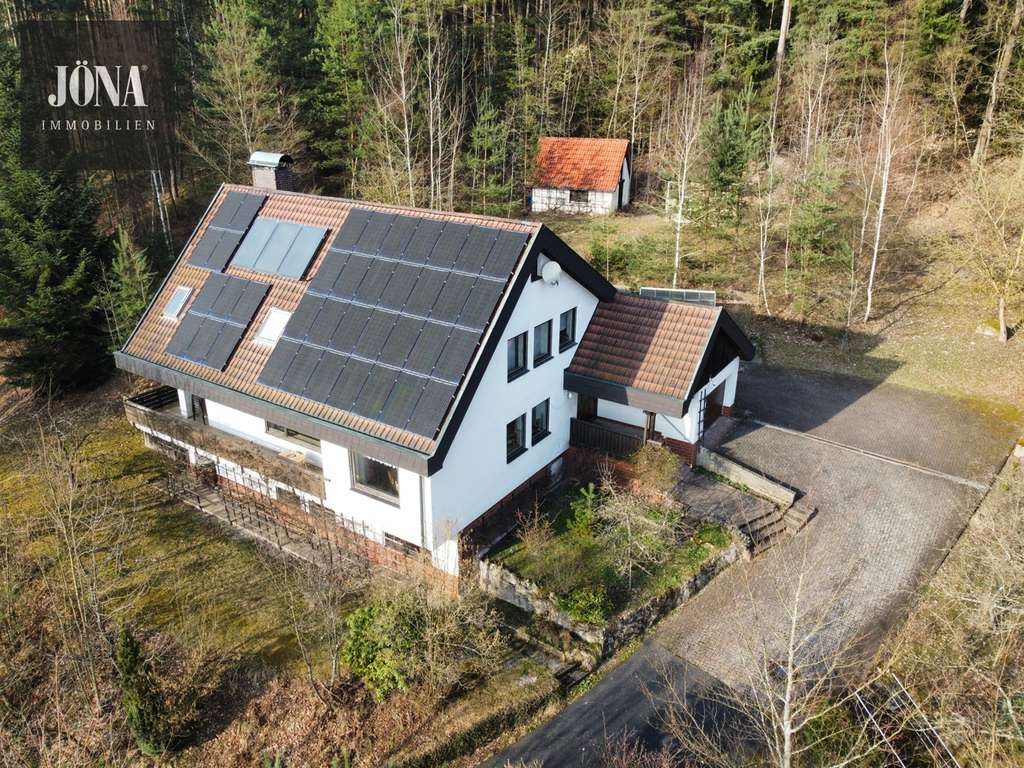 Immobilie in Weißenbrunn - Großzügiges Wohnhaus in idyllischer Lage, vielseitig nutzbar mit Ausbaupotenzial im Untergeschoss - Bild 0