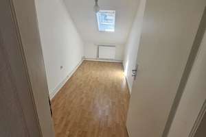 Renovierte 6-Zimmer-Dachgeschosswohnung im Altbau in Offenbach am Main – 63065 Wilhelmschule, Offenbach am Main – Vorschaubild 7