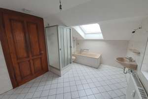 Helle Dachgeschosswohnung mit Klimaanlage – Fauststraße 0, 47137 Untermeiderich, Duisburg – Vorschaubild 13