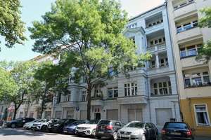 "Helle und ruhige 2 Zimmer Altbauwohnung mit Balkon am Arnimplatz" – Die vollständige Adresse der Immobilie erhältst du vom Anbieter., 10439 Prenzlauer Berg, Berlin – Vorschaubild 2