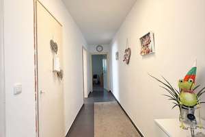 Freistehende 2 ZKB mit Balkon an den Toren der Altstadt | Großteils modernisiert | Fernwärme Heizung – Die vollständige Adresse der Immobilie erhältst du vom Anbieter., 69117 Altstadt, Heidelberg – Vorschaubild 3