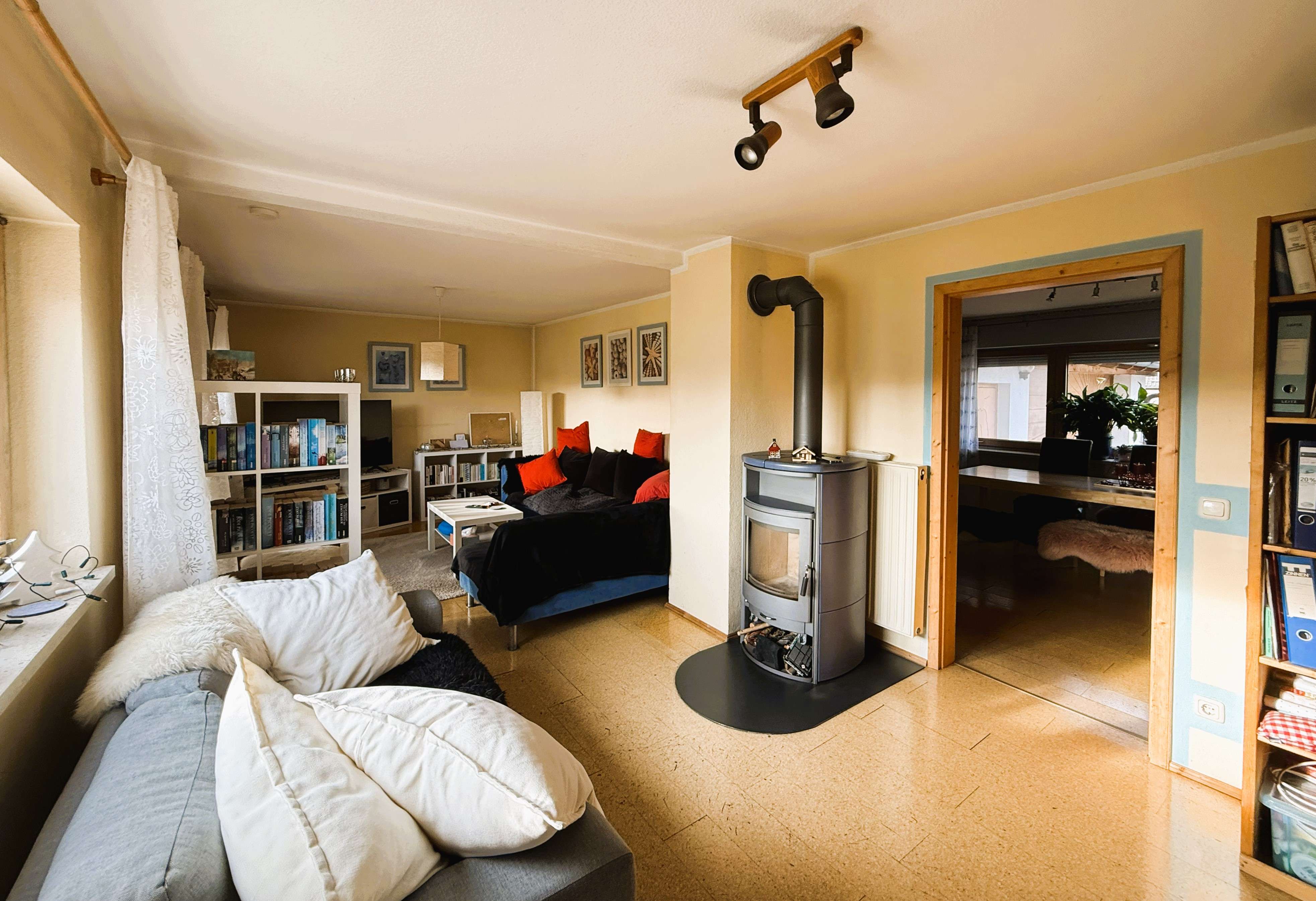 Immobilie in Bruckmühl - Ein Zuhause zum Gestalten –  für Familien, Gartenliebhaber  und Handwerker - Bild 0