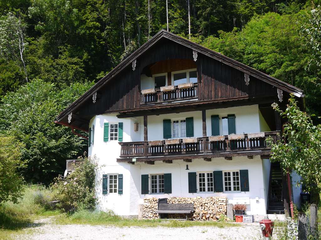 Immobilie in Kiefersfelden - Historisches Landhaus mit Kaiserblick auf 1,2 ha Grund von Privat - Bild 0