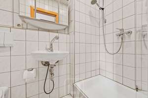 Eindrucksvolles Wohnensemble | Hochwertige 5-Zimmer-Wohnung | EBK & Lift | Balkon | Garage – Die vollständige Adresse der Immobilie erhältst du vom Anbieter., 75181 Eutingen, Pforzheim – Vorschaubild 9
