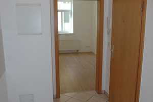 Ab sofort zu haben: Kleine Singlewohnung mit Laminat, Küchenbereich im Vorraum und Bad mit Dusche – Adlergasse 13, 1067 Dresden – Vorschaubild 6
