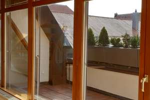 Helle 4-Zimmer-Wohnung auf 2 Ebenen mitten im Zentrum für max. eine Fam. mit 3 Personen