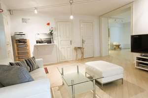 Exklusive Wohnung mit  Blick auf Garten aus allen Fenstern und separatem Eingang. 3 Min. zur Alster. – 20149 Harvestehude, Hamburg – Vorschaubild 6