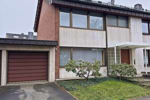 Großzügiges Einfamilienhaus mit gepflegtem Garten und Garage in ruhiger Lage von Pesch!