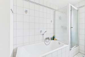 4-Zimmer-Wohnung mit attraktiver Raumaufteilung in kleiner Wohnanlage nahe dem Klinikum Ingolstadt! – Die vollständige Adresse der Immobilie erhältst du vom Anbieter., 85049 Friedrichshofen-Hollerstauden, Ingolstadt – Vorschaubild 23